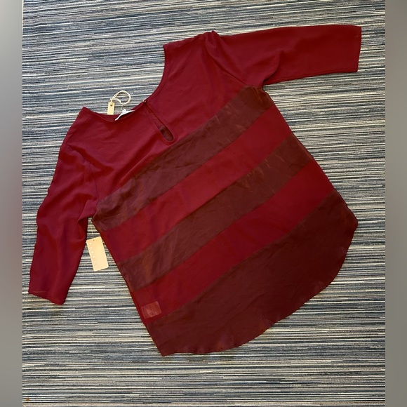 🆕Monk and Lou Chiffon Silk Capote Top in Cranberry Size US M - Picture 4 of 9